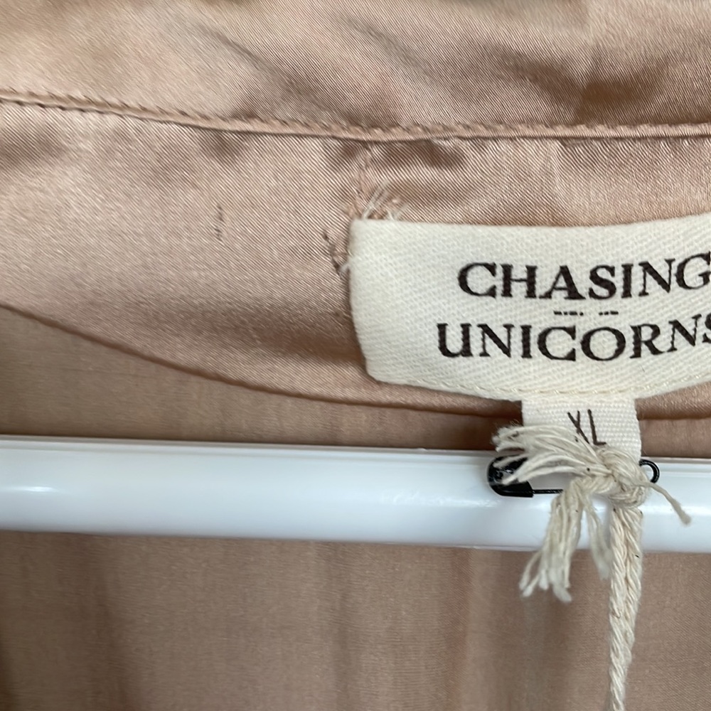 NWT Chasing Unicorns Walk Away Embroidered Silk Romper Sz XL - Picture 11 of 12